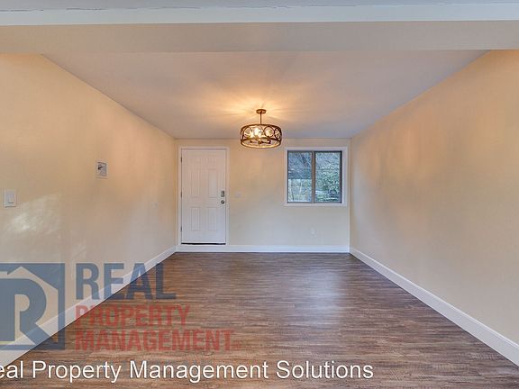 3rd image of 16171 S Clackamas River Dr Unit B