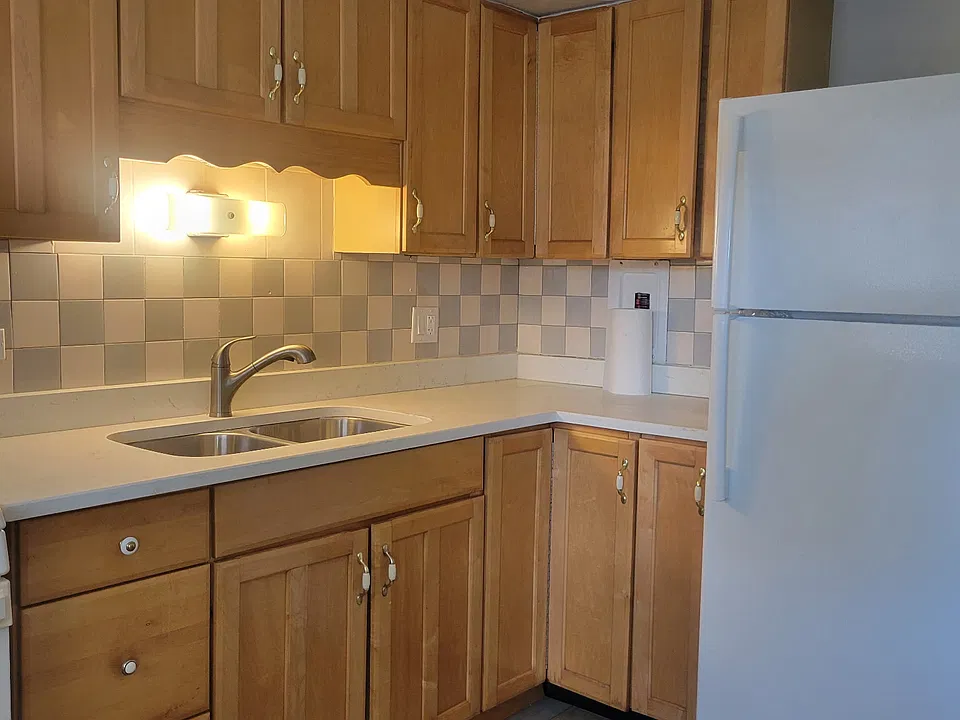 1725 Howard Ave #1