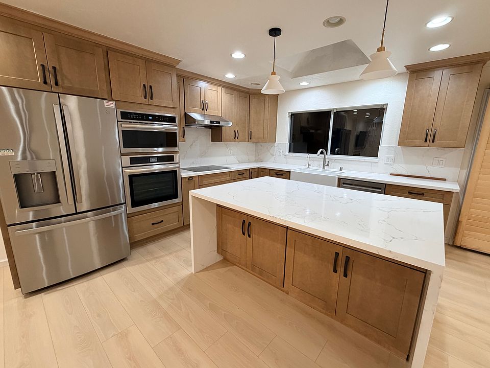 Newly remodeled kitchen.