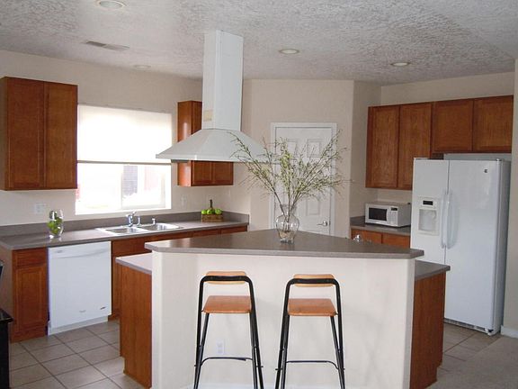 5th image of 9108 Jarales Ct NW