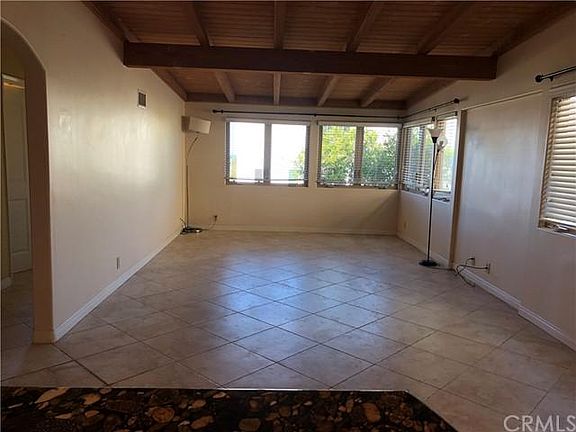 5th image of 2912 Highland Ave