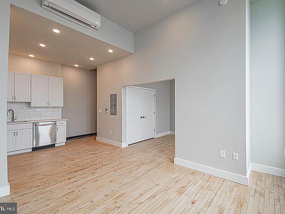 4th image of 1334 S 19th St Unit 309