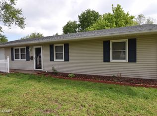803 Riverside Dr, Neosho, MO 64850
