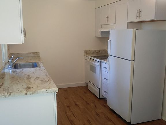 3rd image of 812 NW Val Ct