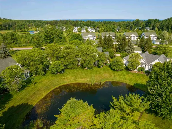 9494 Stonebrook #7, Charlevoix, MI 49720