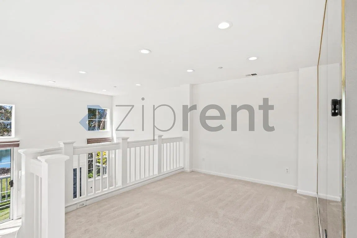 3 bed, 2.5 bath, 1610 sqft, $6,175 — Photo 4