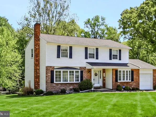 13 Chapel Hill Dr, Newark, DE 19711