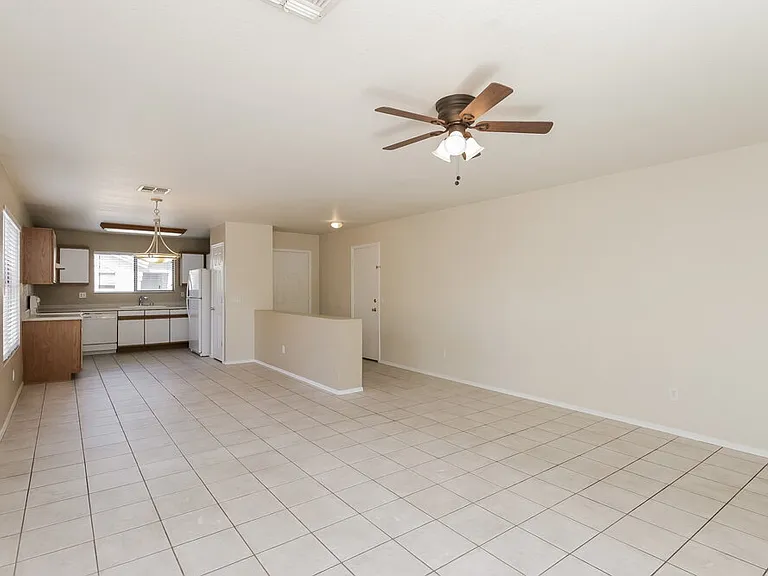 2200 E Spruce Dr — Photo 5