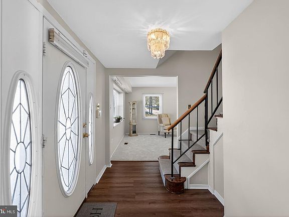 2nd image of 13 Crosswick Pl