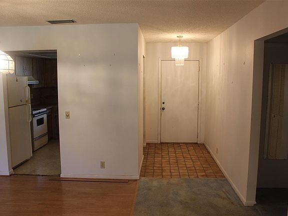 4th image of 649 BROADMOOR CIRCLE