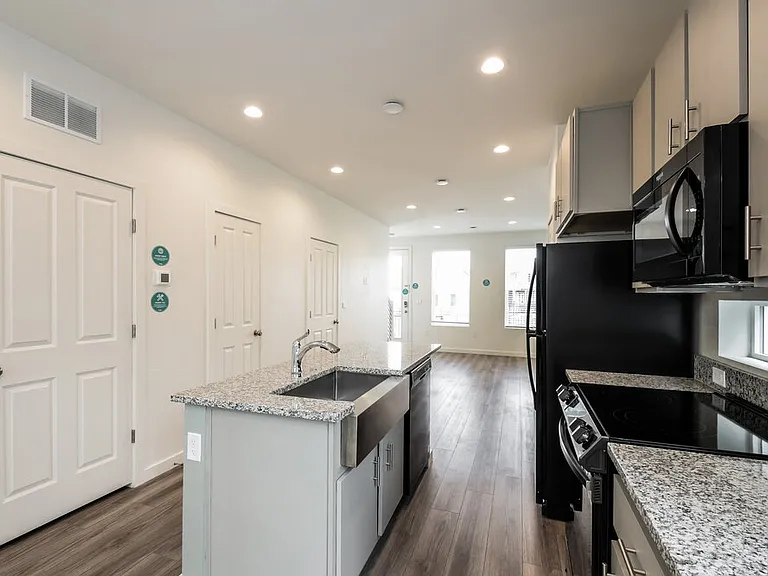 18608 E 47th Pl — Photo 11