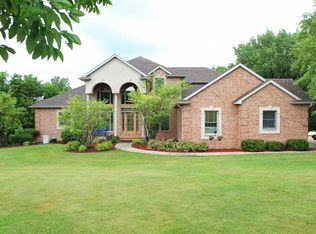 4000 Brandy Ln, Clinton, IA 52732