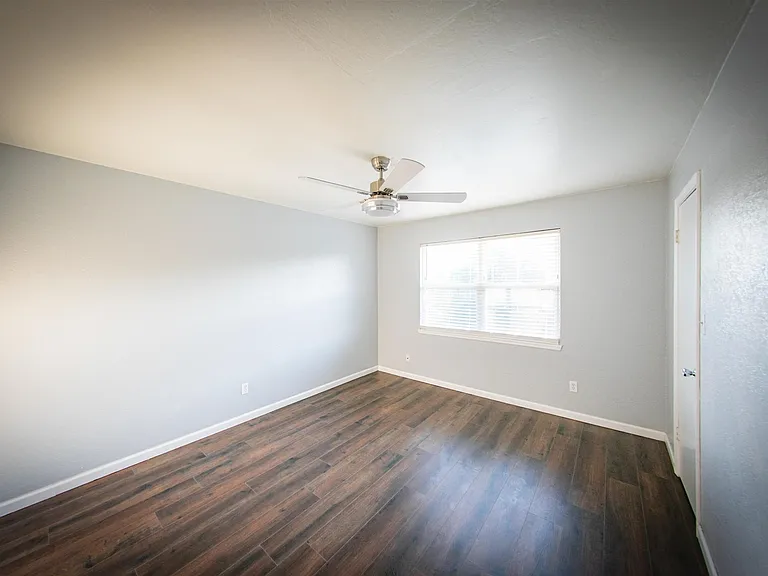 1707 E Lindsey St #4 — Photo 9