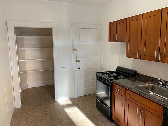 2nd image of 11 Mount Hood Rd #8