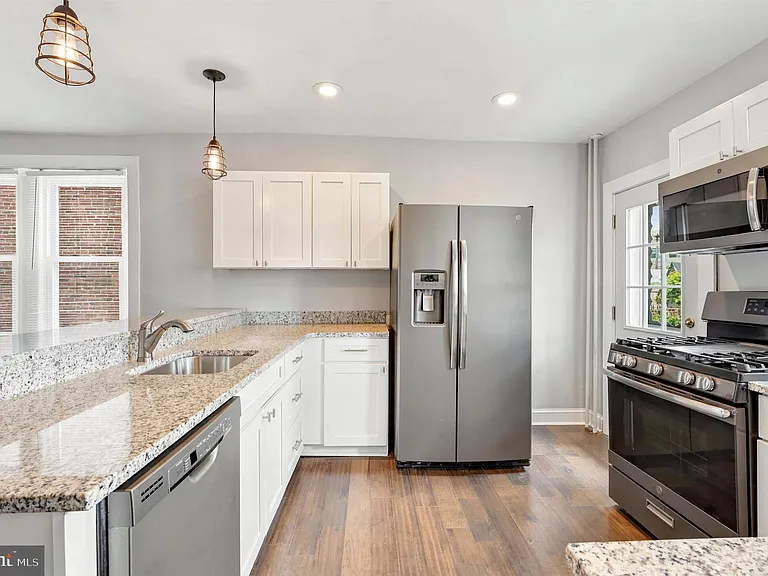 732 W Railroad Ave — Photo 13