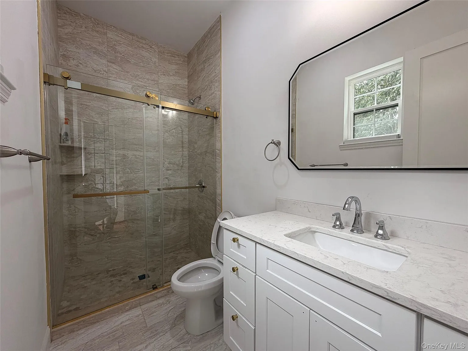2 bed, 1.0 bath, 6854 sqft, $4,500 — Photo 4