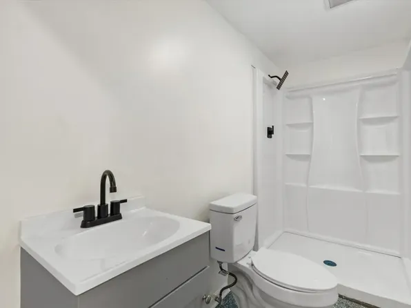 7928 W Grantosa Dr, Milwaukee, WI 53218