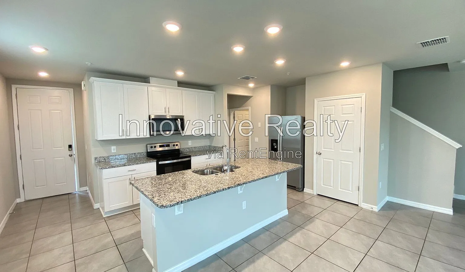 3 bed, 2.5 bath, 1808 sqft, $2,450 — Photo 2