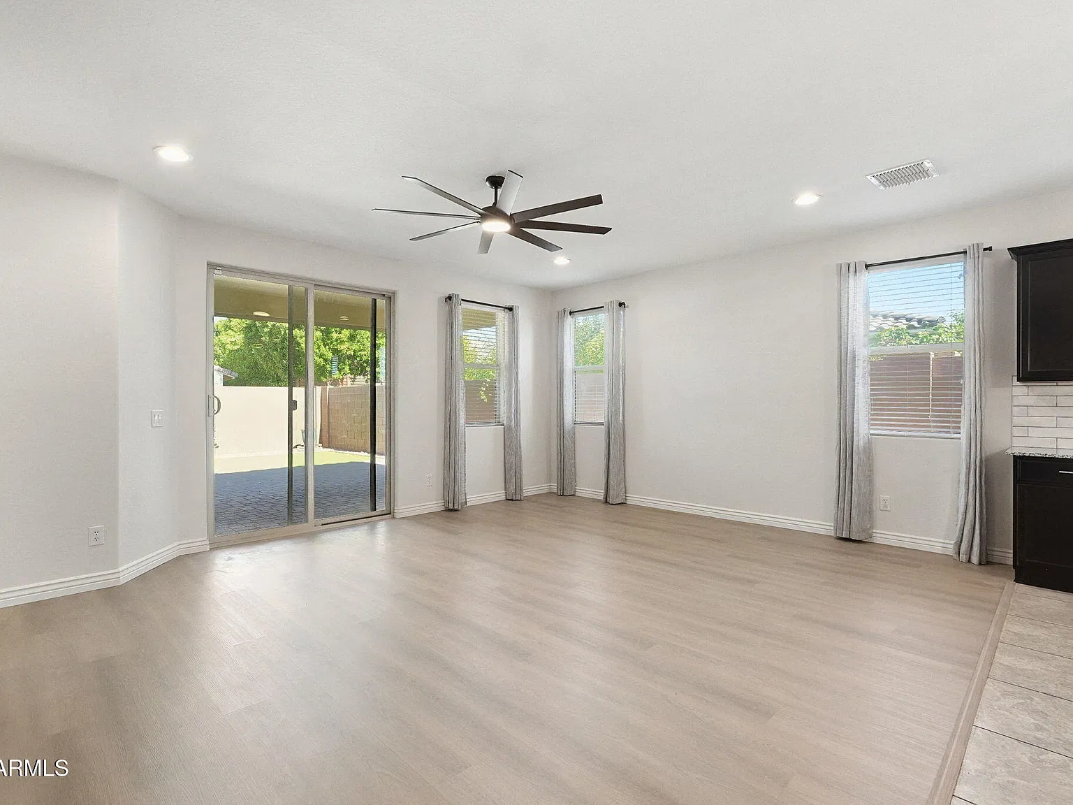 4 bed, 3.0 bath, 2137 sqft, $2,950 — Photo 4