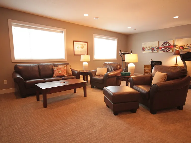 4033 Cameo Pl NE — Photo 16