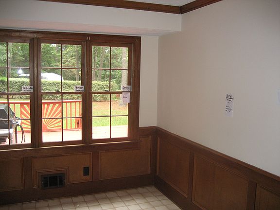 4th image of 4862 Beverly Dr