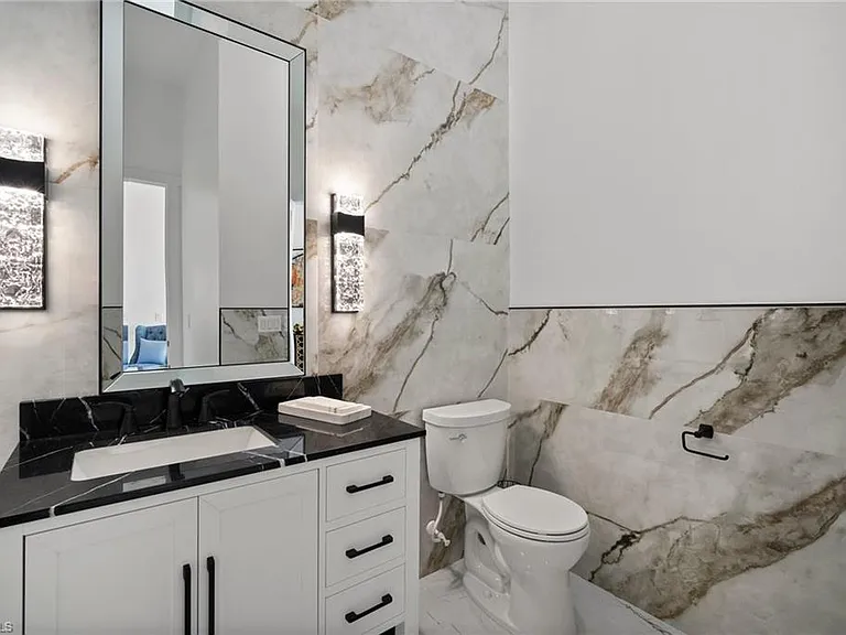930 Sycamore Ct — Photo 27