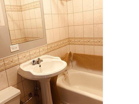 3rd image of 7844 S Ellis Ave APT 303
