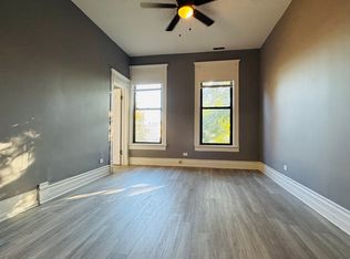 3323 S Lowe Ave #2R, Chicago, IL 60616