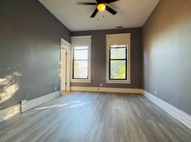 3323 S Lowe Ave, Chicago, IL