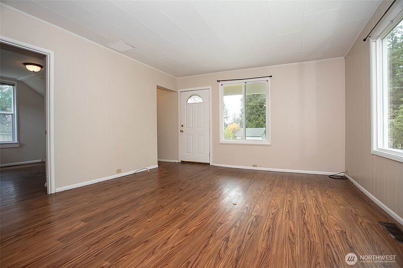 4th image of 4540 Cable Street