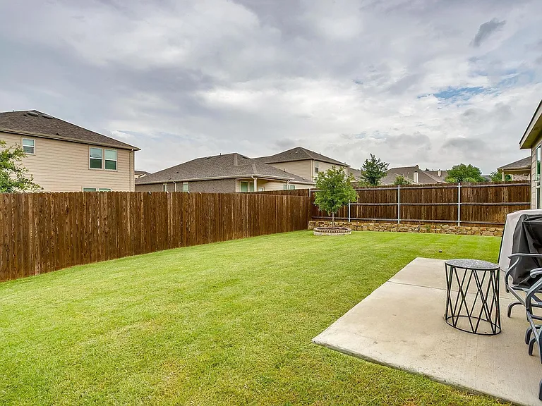 8144 Branch Hollow Trl — Photo 30