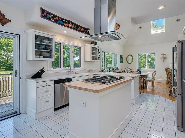 39 Brenton Rd — Photo 9