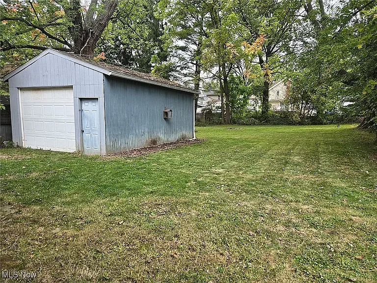 126 W Prospect St — Photo 2