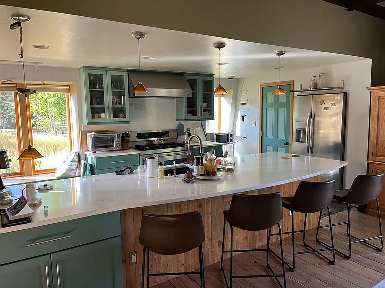 402 Wellington Rd — Photo 2