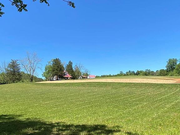2nd image of 260 Camilla Dr