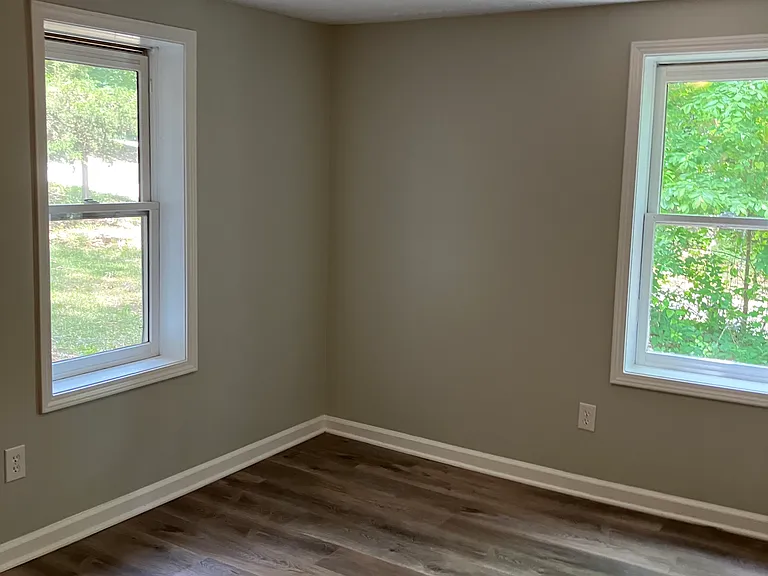 8135 Oak St — Photo 7