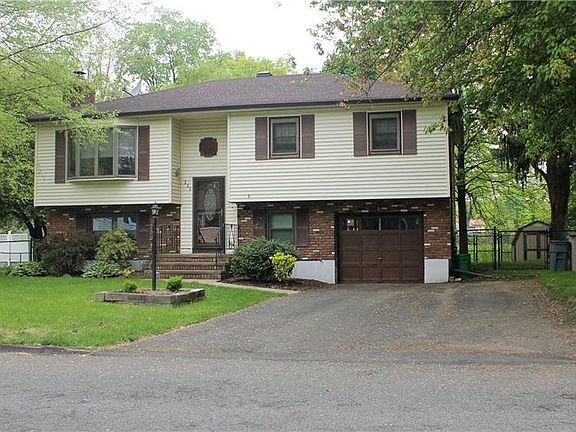 2nd image of 111 E Carroll St
