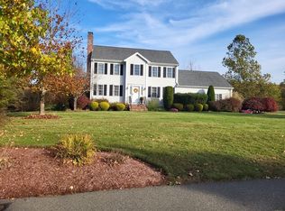 18 Nachaomet Rd, Lakeville, MA 02347