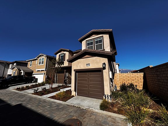 3rd image of 3893 E Cranbrook Paseo