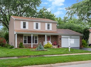 843 Pawnee Dr, Carol Stream, IL 60188