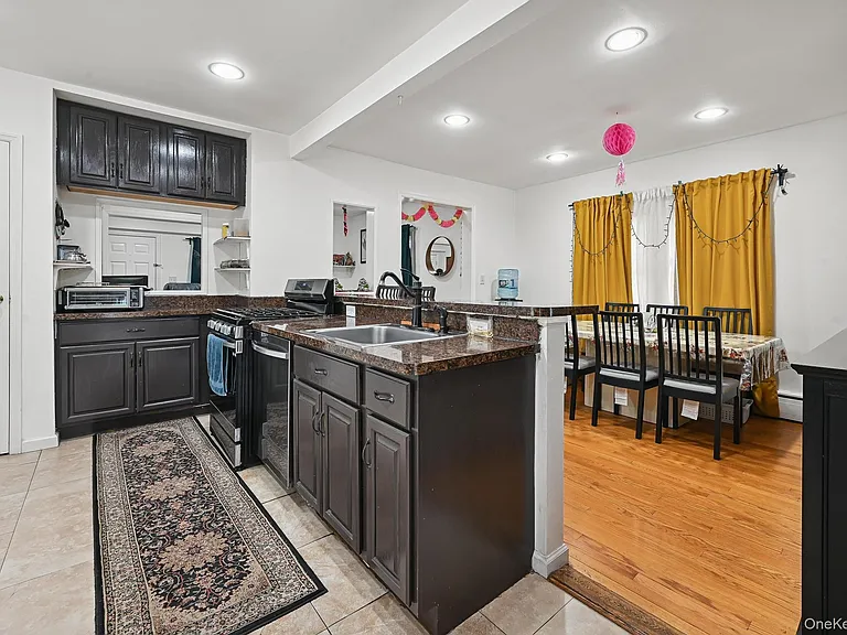 13 Herbert Ave — Photo 5