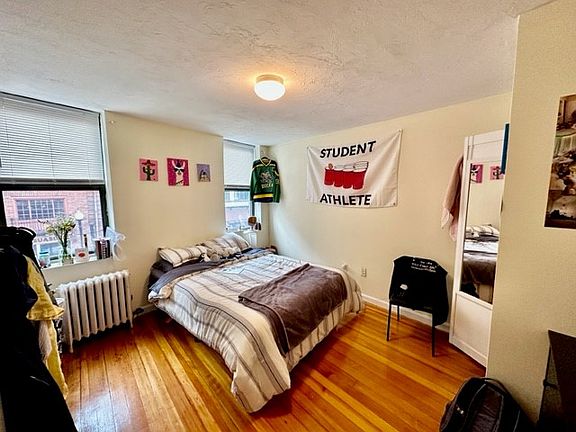 5th image of 212 Hanover St #2