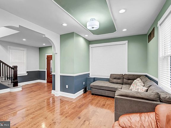 3rd image of 13814 Hanover Pike