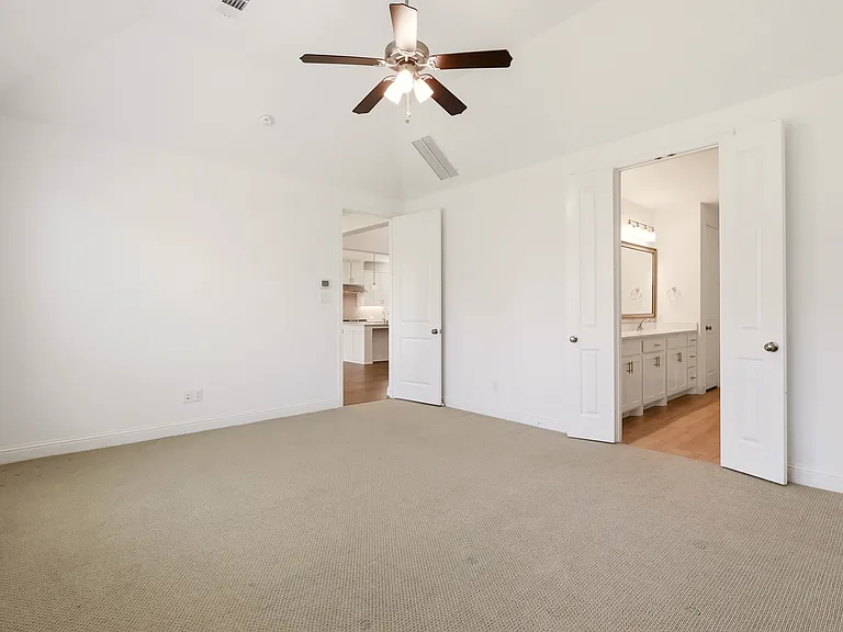 4261 Sandhills Ln — Photo 13
