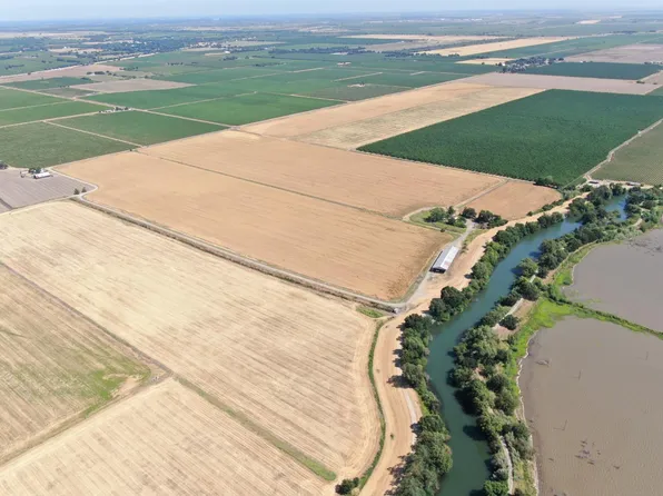 28725 N Vail Rd, Thornton, CA 95686