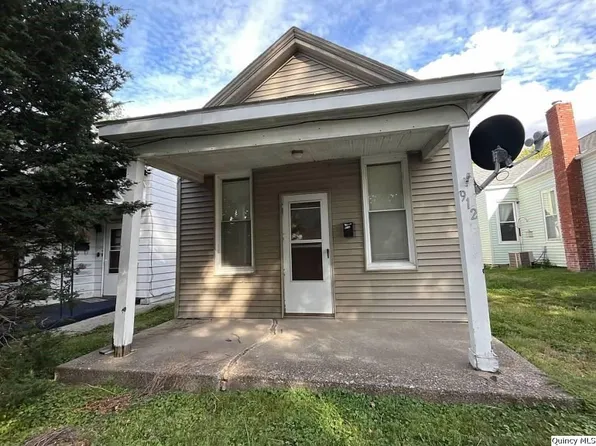 912 N 12th St, Quincy, IL 62301