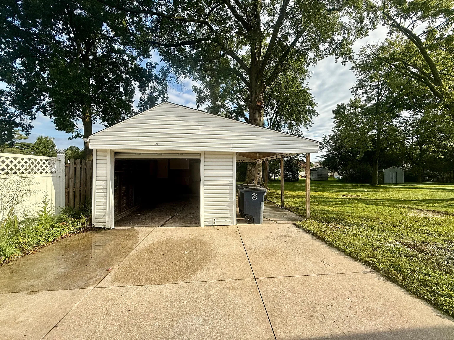 3 bed, 1218 sqft, $2,300 — Photo 3