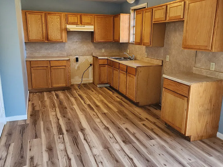 530 Sally Ann Dr — Photo 4