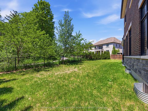5th image of 28 Little Celeste Ct