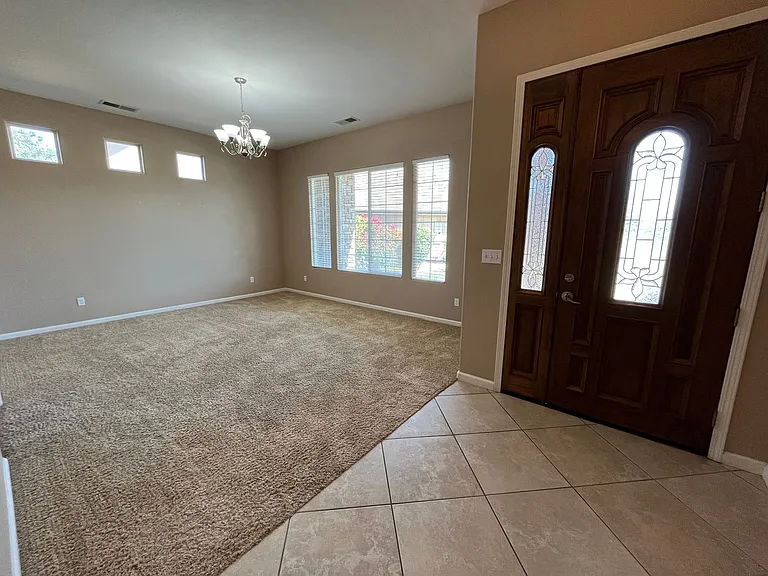 206 S Argyle Pl — Photo 2